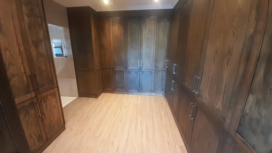 6 Bedroom Property for Sale in Birdwood Estate North West